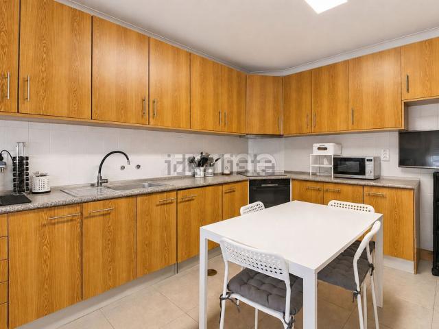Apartamento, Nogueira e Silva Escura