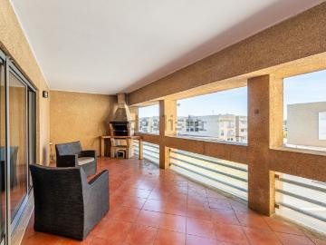 Apartamento, Nogueira e Silva Escura