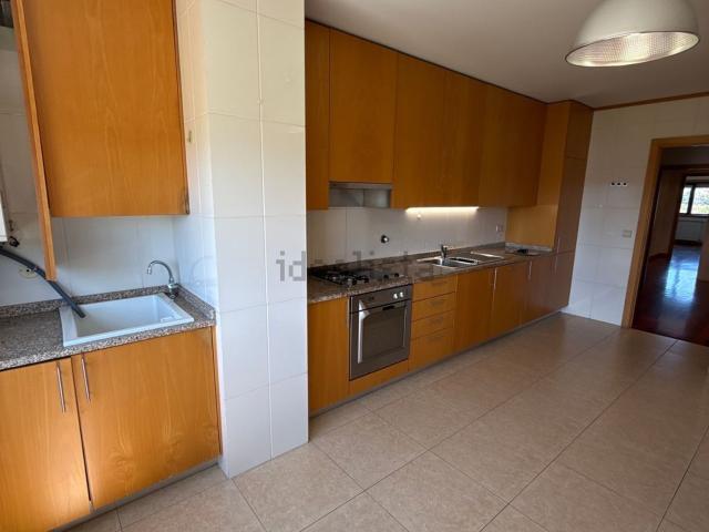 Apartamento, Nogueiró e Tenões