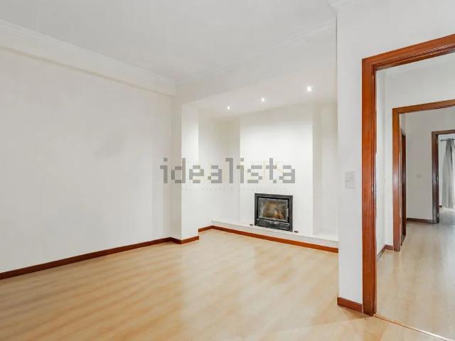 Apartamento, Nogueiró e Tenões