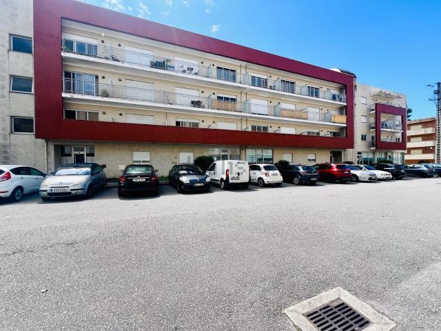 Apartamento, Nogueiró e Tenões