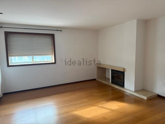 Apartamento, Nogueiró e Tenões