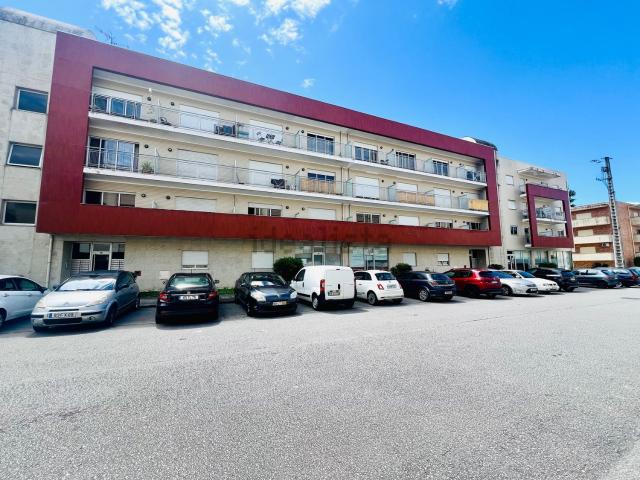 Apartamento, Nogueiró e Tenões