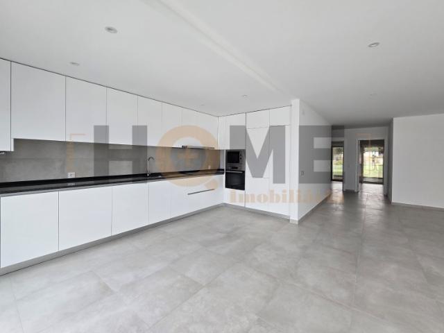 Apartamento Novo a 500m da Praia Design Moderno e Piscina no Rooftop