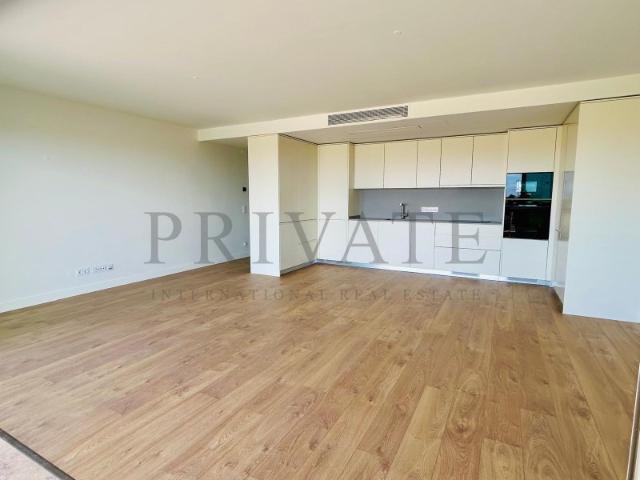 Apartamento Novo a Estrear c/ 2 Lugares de Garagem, junto ao Lagoas Park
