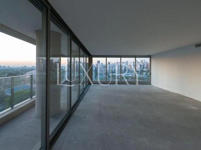 Apartamento novo à venda no Ibirapuera com 4 Suítes e 630m²