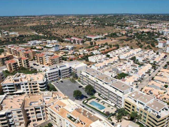 Apartamento novo com piscina e garagem no cento de Lagos, Al. 93m² São Gonçalo de Lagos