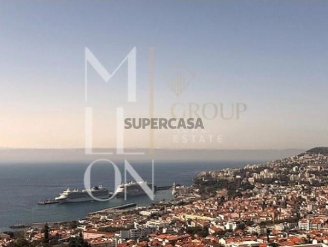 Apartamento novo em Santa Maria Maior,|com vista mar|para a baía do Funchal
