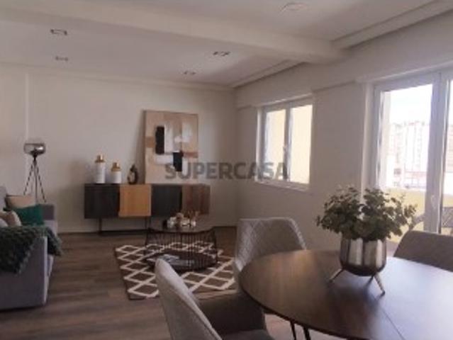 Apartamento novo T3 em Benfica totalmente remodelado