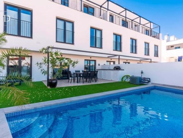 Apartamento novo totalmente mobilado, com piscina privada e. 80m² Tavira Santa Maria