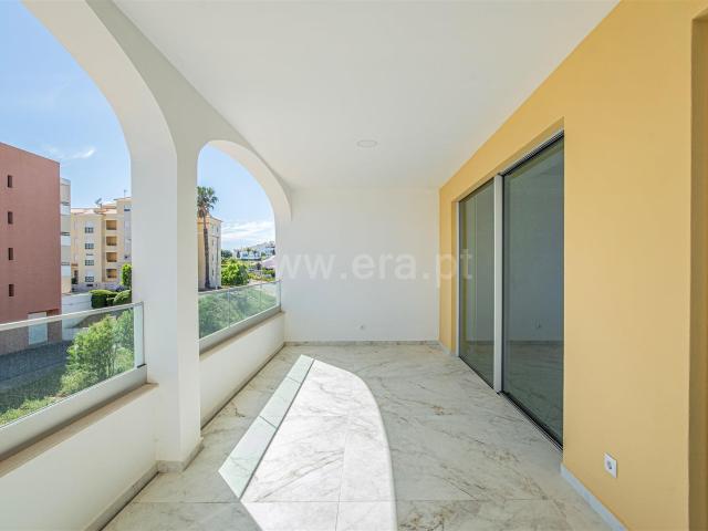 Apartamento novo, 2 Quartos, piscina 106m² São gonçalo de lagos