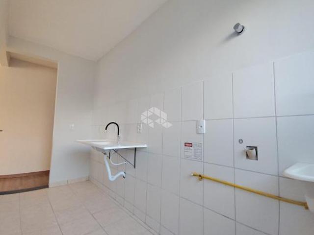 Apartamento novo, 2 quartos, reformado, com piso laminado e vaga