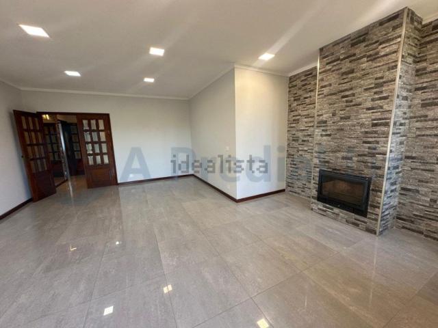 Apartamento, Paços de Brandão