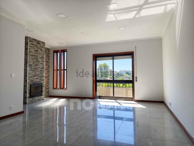 Apartamento, Paços de Brandão