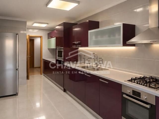 Apartamento, Paços de Brandão