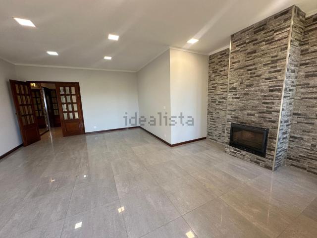 Apartamento, Paços de Brandão