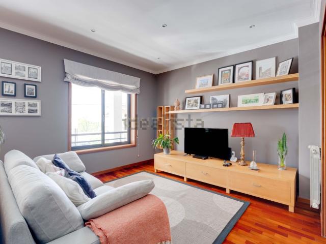Apartamento, Paços de Brandão