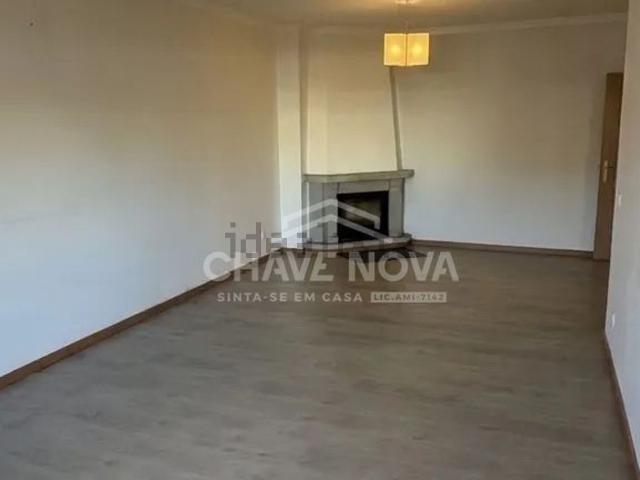 Apartamento, Paços de Brandão