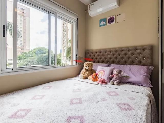 Apartamento Padrão, com 3 quartos e 2 banheiros à Venda, 69 m² em Porto Alegre/RS