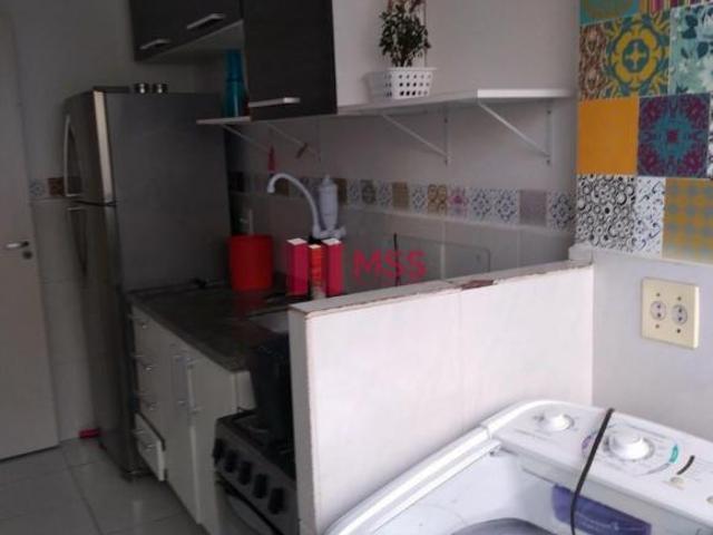 Apartamento Padrão de 2 Quartos com 1 Vaga 48m² à Venda