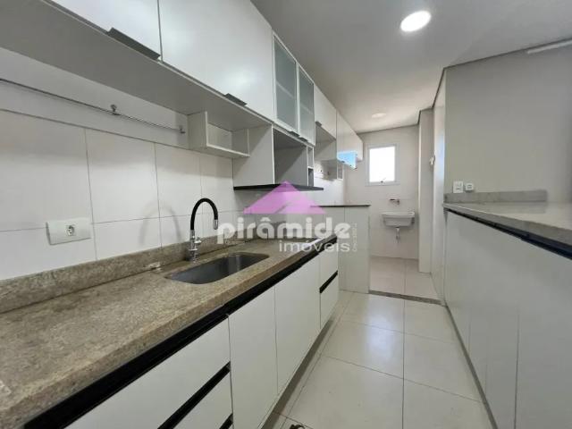 Apartamento padrão para Venda e Locação, Centro, Caraguatatuba, SP