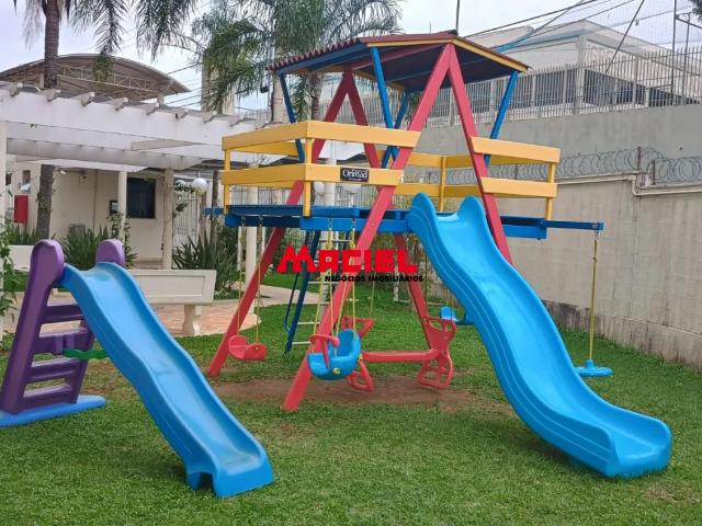 Apartamento Padrão, próximo a UNIVAP, em frente ao supermercado Maximo