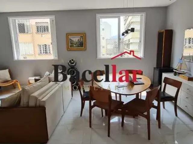 Apartamento: Padrão / Residencial / Copacabana
