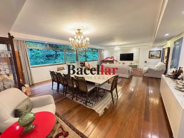 Apartamento: Padrão / Residencial / Leblon