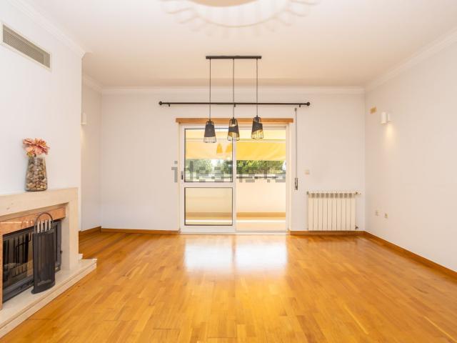 Apartamento, Palhais e Coina