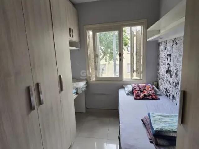 Apresentamos este excelente imóvel mobiliado de 3 dormitórios no bairro Cristo Redentor, em Porto Al