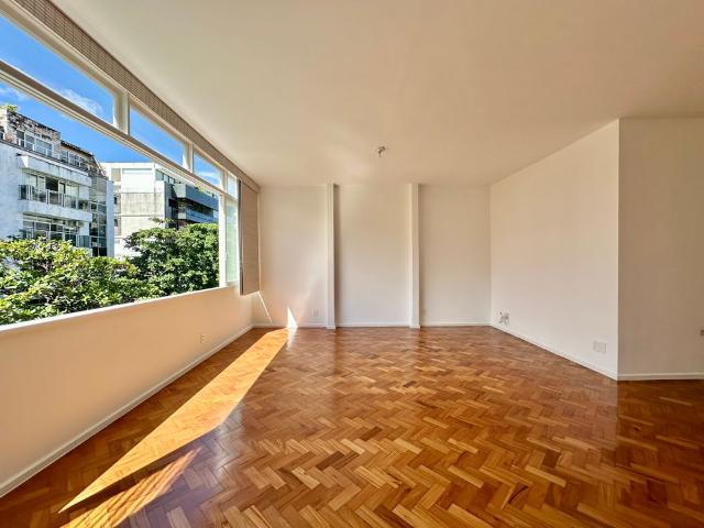 Apartamento para aluguel com vista para o Cristo em rua nobre de Ipanema