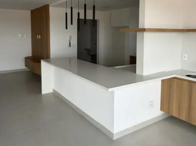 Apartamento para aluguel com 155 metros quadrados com 3 quartos