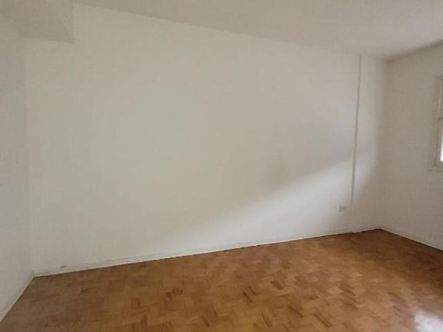 Apartamento para Aluguel com 1 quartos, 45 m² por R$ 1.100