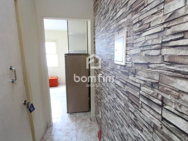 Apartamento para Aluguel com 1 quartos, 28 m² por R$ 840