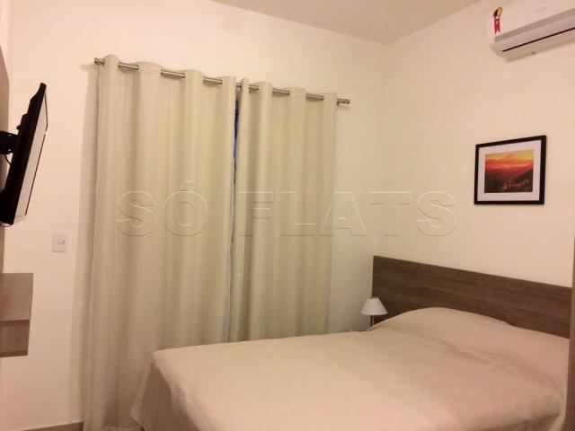 Apartamento para Aluguel com 1 quartos, 30 m² por R$ 2.300