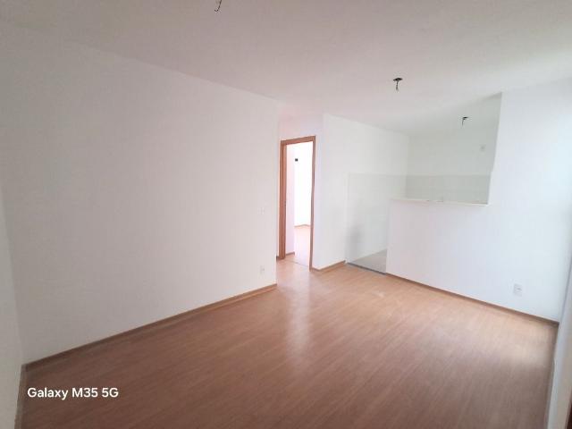 Apartamento para Aluguel com 2 quartos, 40 m² por R$ 900