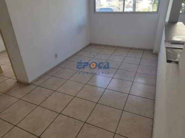 Apartamento para Aluguel com 2 quartos, 50 m² por R$ 800