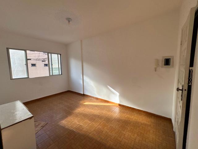 Apartamento para Aluguel com 2 quartos, 58 m² por R$ 2.000