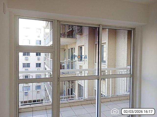 Apartamento para Aluguel com 2 quartos, 68 m² por R$ 1.800