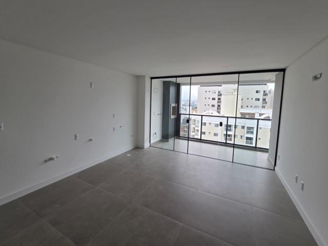 Apartamento para Aluguel com 2 quartos, 70 m² por R$ 4.200