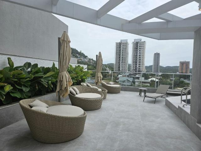 Apartamento para Aluguel com 2 quartos, 71 m² por R$ 5.000