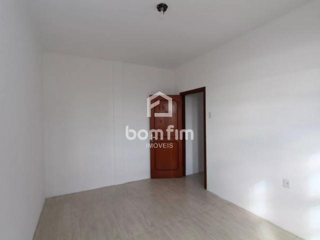 Apartamento para Aluguel com 2 quartos, 72 m² por R$ 1.400