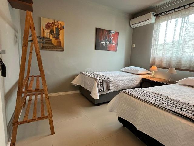 Apartamento para Aluguel com 2 quartos, 72 m² por R$ 6.000