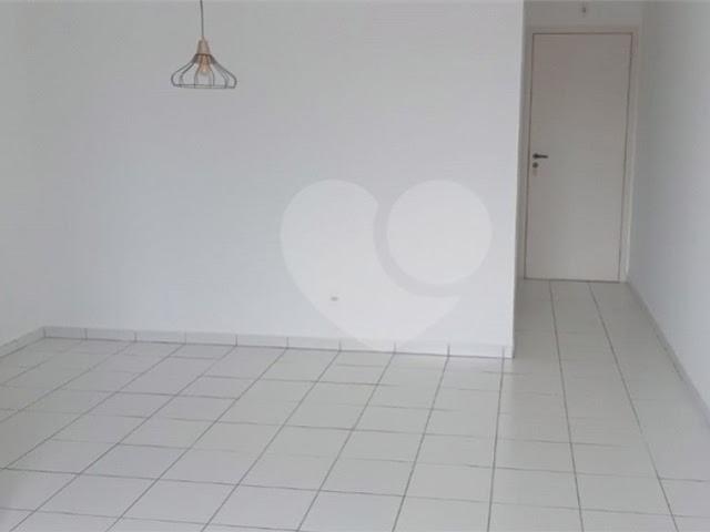 Apartamento para Aluguel com 2 quartos, 74 m² por R$ 2.800
