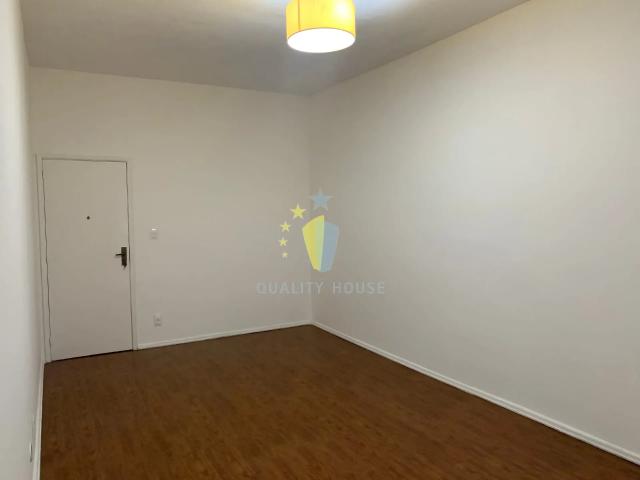 Apartamento para Aluguel com 2 quartos, 75 m² por R$ 2.500