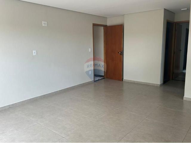 Apartamento para Aluguel com 2 quartos, 75 m² por R$ 2.800
