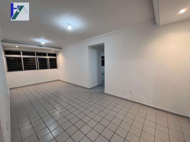 Apartamento para Aluguel com 2 quartos, 75 m² por R$ 3.000