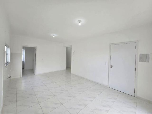 Apartamento para Aluguel com 2 quartos, 76 m² por R$ 2.350