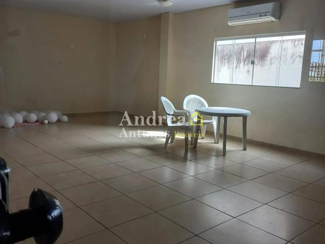 Apartamento para Aluguel com 2 quartos, 80 m² por R$ 2.000