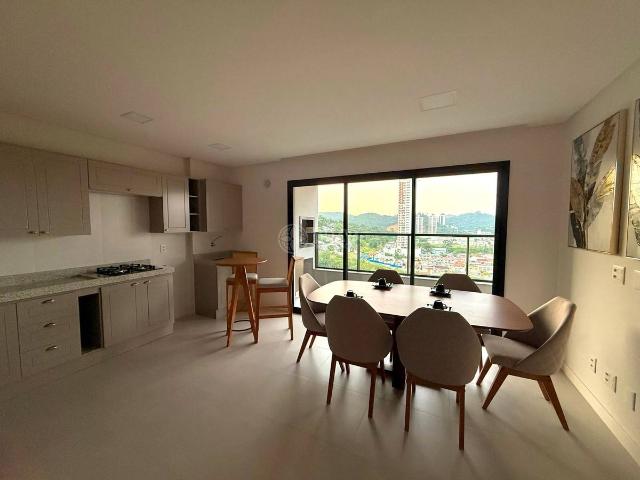 Apartamento para Aluguel com 2 quartos, 84 m² por R$ 6.600